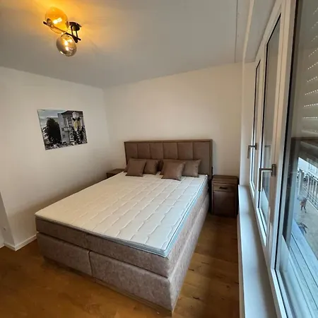 New Spacious Luxury At Rathaushausplatz Apartament